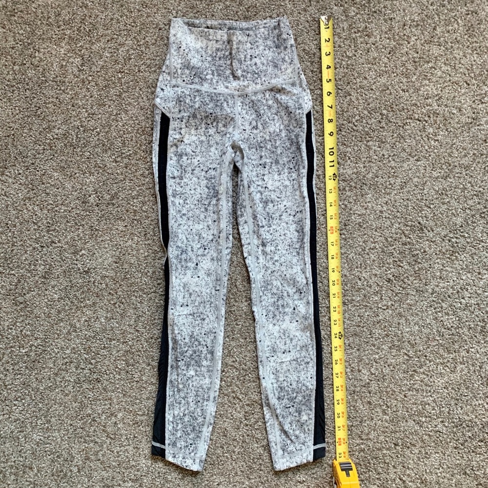 Black white gray pattern Lululemon leggings